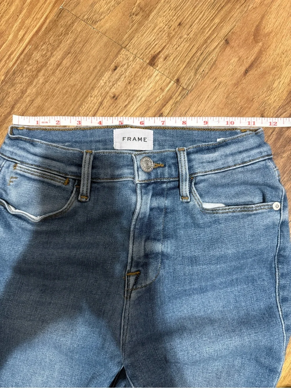Frame Denim Medium Wash High-Rise Skinny Jeans with Frayed Hem